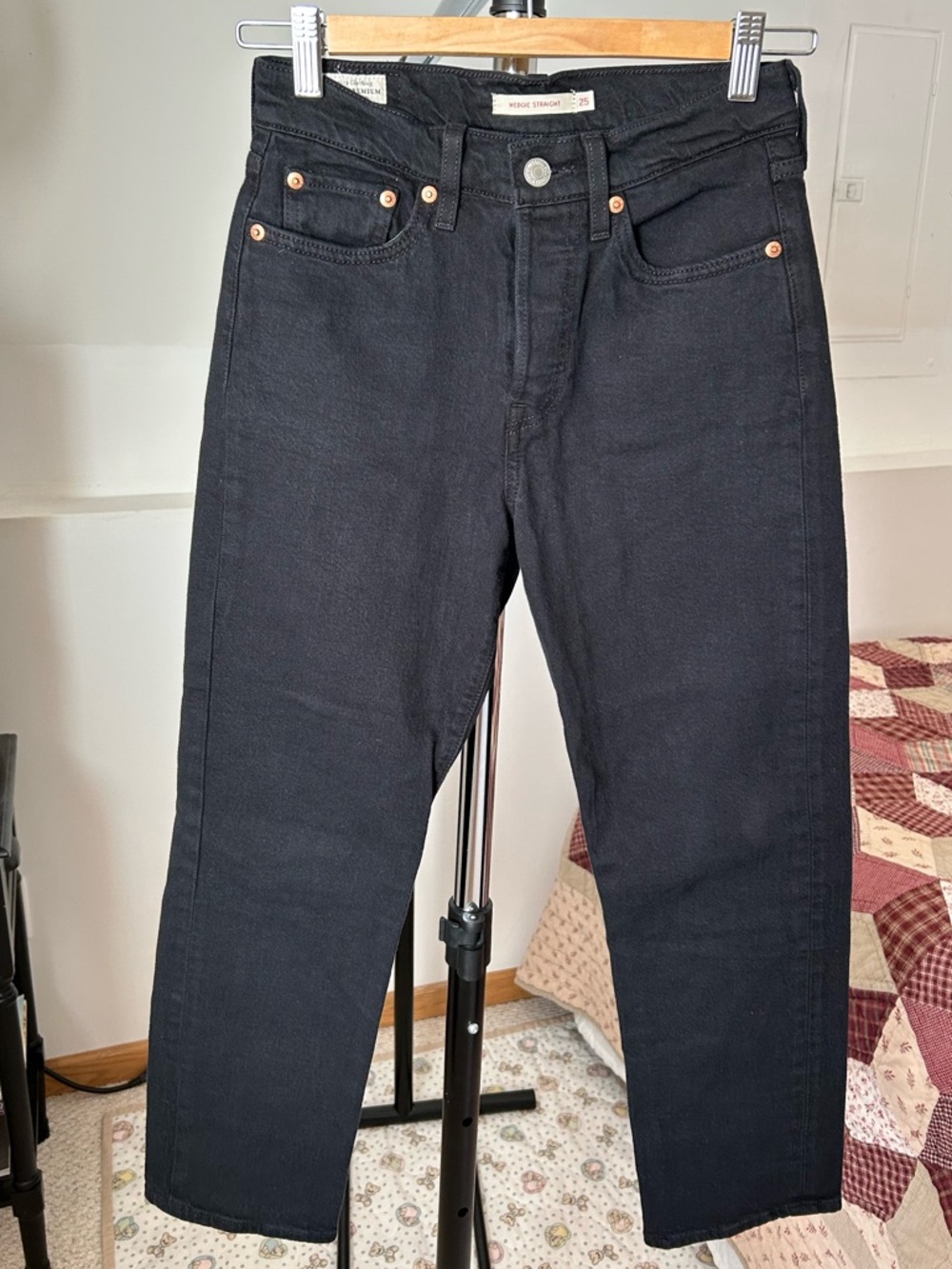 Levi’s Premium Wedgie Straight Jeans Black 25